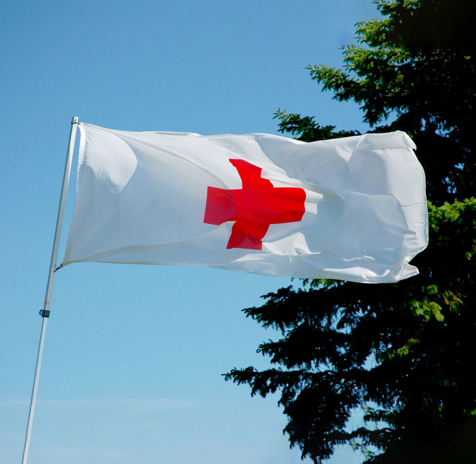 십자가가 새겨져 있는 하얀 깃발